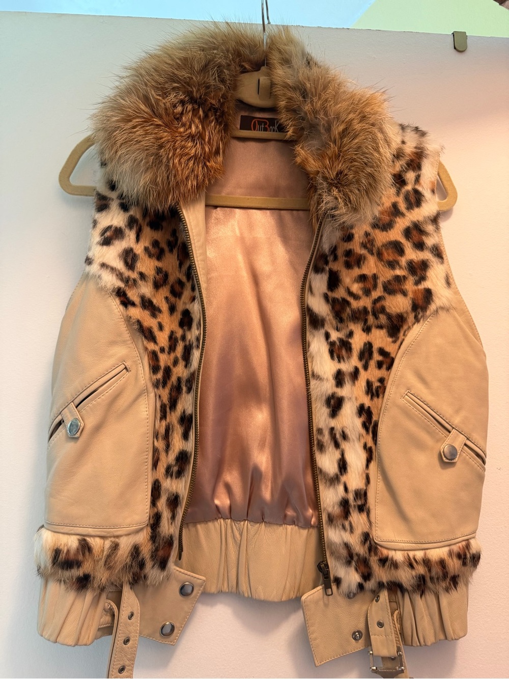 Leopard-Print Fur Collar Leather Vest Jacket - Beige